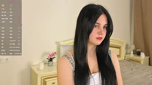 Snapshot of EnricaElis chatting on October 26, 2025, 8:53 pm EnricaElis online show from October 26, 2025, 8:53 pm