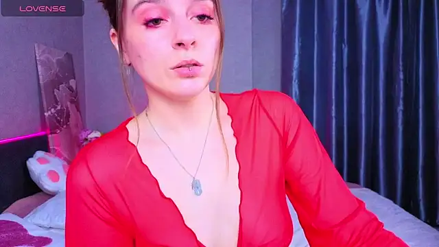 LilyIrons online show from May 3, 2026, 4:43 pm