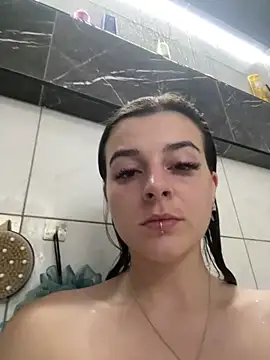 LilyIrons online show from June 4, 2026, 10:25 pm
