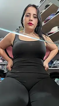 Snapshot of GiaDuque chatting on April 10, 2026, 12:34 pm GiaDuque online show from April 10, 2026, 12:34 pm