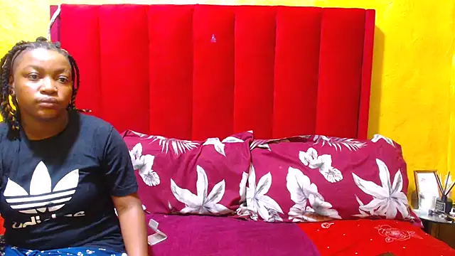 Snapshot of SultryCocoBabe chatting on October 21, 2025, 5:34 pm SultryCocoBabe online show from October 21, 2025, 5:34 pm