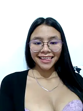 SofieLove 01 online show from April 1, 2026, 7:10 am