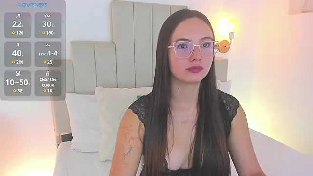 DafneVega online show from November 11, 2025, 1:06 pm