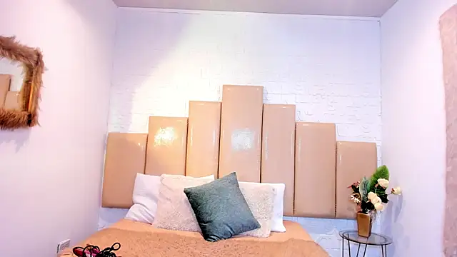 Snapshot of salem_rose chatting on November 27, 2025, 8:09 pm salem rose online show from November 27, 2025, 8:09 pm