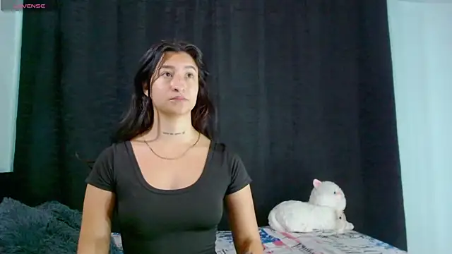 Snapshot of EVAH_LEE_ chatting on October 7, 2025, 1:28 am EVAH LEE online show from October 7, 2025, 1:28 am