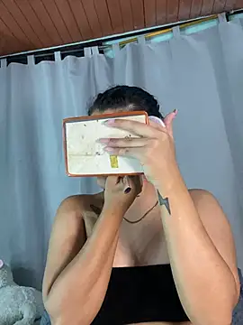 Snapshot of EVAH_LEE_ chatting on February 14, 2026, 2:45 am EVAH LEE online show from February 14, 2026, 2:45 am