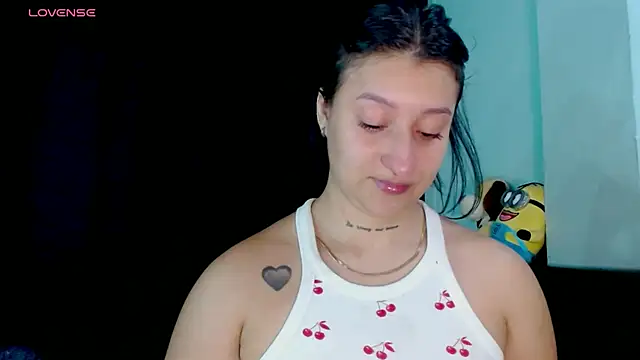 EVAH LEE  online show from June 30, 2026, 3:17 am