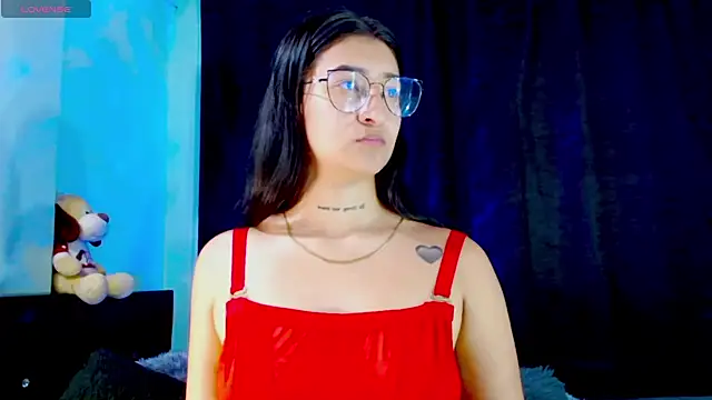 Snapshot of EVAH_LEE_ chatting on October 16, 2025, 3:37 am EVAH LEE online show from October 16, 2025, 3:37 am