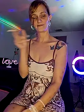 Snapshot of PeachyAriel chatting on July 28, 2026, 7:39 pm PeachyAriel online show from July 28, 2026, 7:39 pm