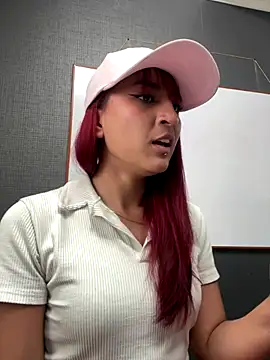 Snapshot of JuliethaDemon_ chatting on October 14, 2025, 2:39 pm JuliethaDemon online show from October 14, 2025, 2:39 pm