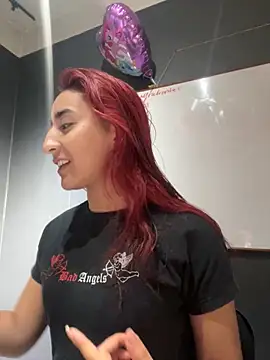 Snapshot of JuliethaDemon_ chatting on October 20, 2025, 1:11 pm JuliethaDemon online show from October 20, 2025, 1:11 pm