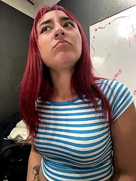 Snapshot of JuliethaDemon_ chatting on October 7, 2025, 1:56 pm JuliethaDemon online show from October 7, 2025, 1:56 pm