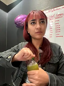 Snapshot of JuliethaDemon_ chatting on November 17, 2025, 1:15 pm JuliethaDemon online show from November 17, 2025, 1:15 pm