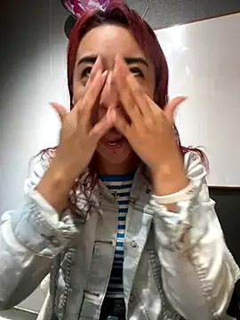 Snapshot of JuliethaDemon_ chatting on October 27, 2025, 1:12 pm JuliethaDemon online show from October 27, 2025, 1:12 pm