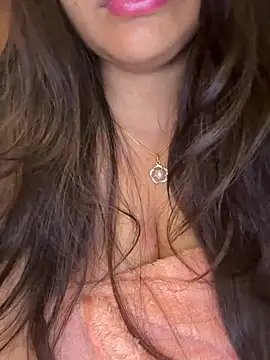annanya01 online show from July 18, 2026, 4:32 am