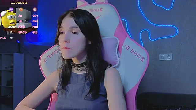 Sophie SkyAngel online show from December 17, 2025, 4:39 am