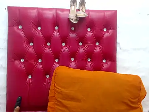 CASSANDRASTONE46 online show from October 15, 2025, 2:14 pm