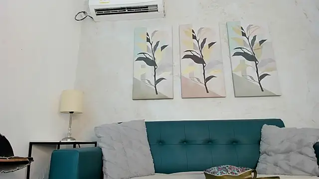 Snapshot of lorena_rubio chatting on December 14, 2025, 12:11 pm lorena rubio online show from December 14, 2025, 12:11 pm