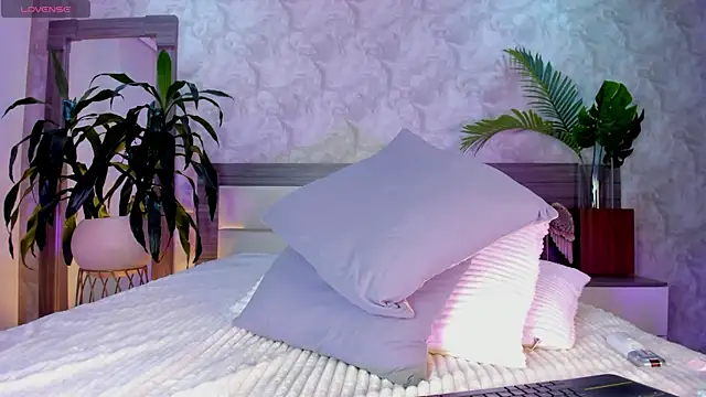 Snapshot of Alaiaguerra chatting on August 1, 2026, 7:56 pm Alaiaguerra online show from August 1, 2026, 7:56 pm