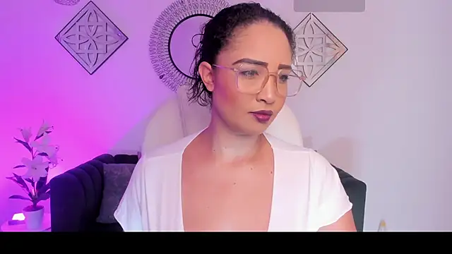 Sharon breezee online show from October 17, 2025, 3:54 am