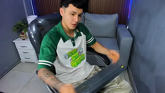 Leo santoro online show from February 1, 2026, 1:42 pm