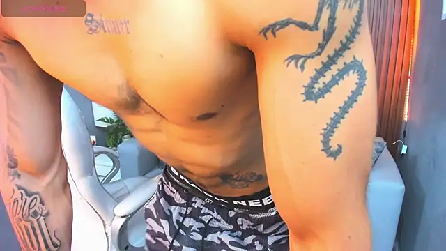 Leo santoro online show from November 12, 2025, 4:22 pm