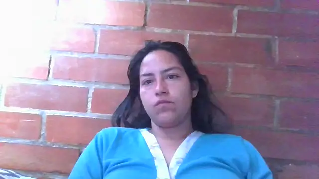miayemilia online show from May 15, 2026, 2:48 pm