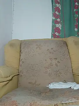 Snapshot of alex-golden chatting on December 4, 2025, 5:28 am alex-golden online show from December 4, 2025, 5:28 am