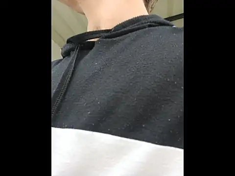 Snapshot of alex-golden chatting on November 29, 2025, 4:40 pm alex-golden online show from November 29, 2025, 4:40 pm