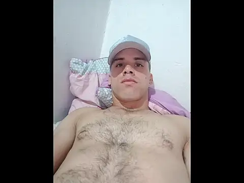 Snapshot of alex-golden chatting on December 15, 2025, 4:02 pm alex-golden online show from December 15, 2025, 4:02 pm