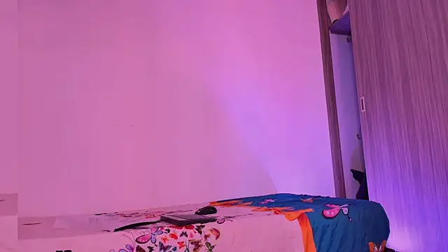 dreamsussi online show from June 28, 2026, 3:18 pm