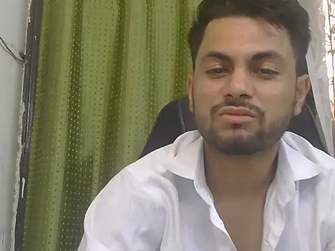 Snapshot of ursdreamperson chatting on July 27, 2026, 2:40 am ursdreamperson online show from July 27, 2026, 2:40 am