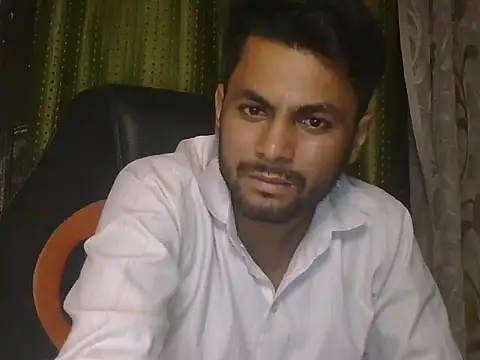 Snapshot of ursdreamperson chatting on July 27, 2026, 2:46 pm ursdreamperson online show from July 27, 2026, 2:46 pm