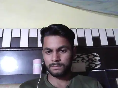 Snapshot of ursdreamperson chatting on November 5, 2025, 5:21 am ursdreamperson online show from November 5, 2025, 5:21 am