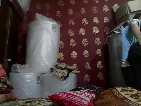 ursdreamperson online show from February 22, 2026, 1:13 pm