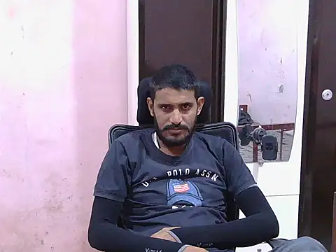 krishjaat43 online show from January 15, 2026, 3:37 pm