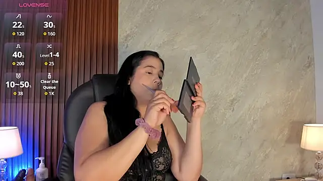  Cris Spicy  online show from October 18, 2025, 5:37 pm