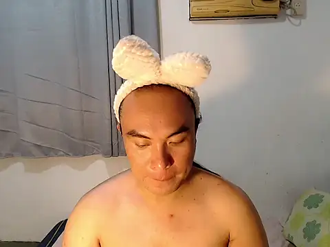 asianayumi online show from May 8, 2026, 4:11 pm