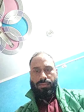 Snapshot of amitkumarkangra chatting on October 31, 2025, 12:40 am amitkumarkangra online show from October 31, 2025, 12:40 am