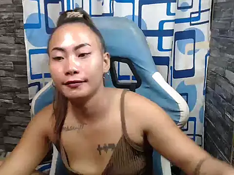 joanpetite online show from May 6, 2026, 11:31 pm