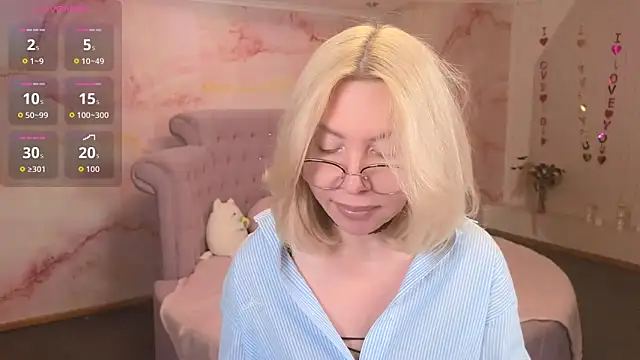 Snapshot of Wendy_Waves chatting on November 23, 2025, 12:15 pm Wendy Waves online show from November 23, 2025, 12:15 pm