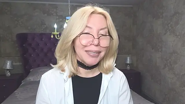 Snapshot of Wendy_Waves chatting on November 16, 2025, 12:54 pm Wendy Waves online show from November 16, 2025, 12:54 pm