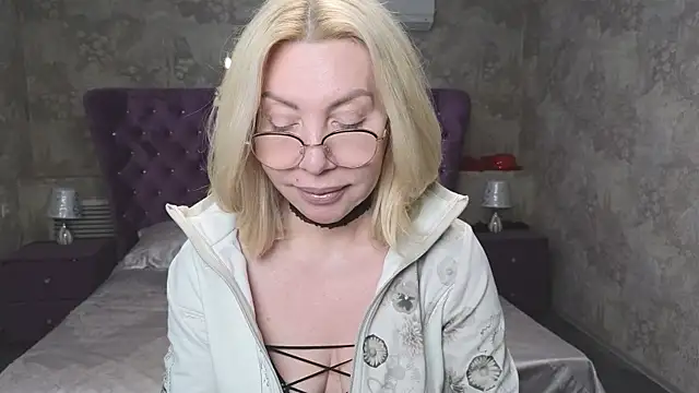 Wendy Waves online show from April 2, 2026, 12:01 pm