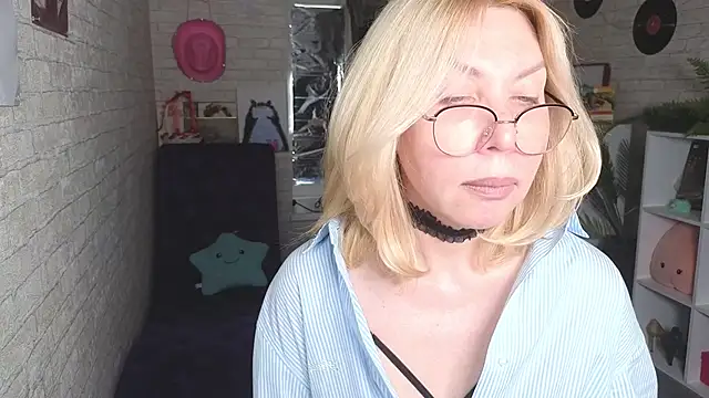 Snapshot of Wendy_Waves chatting on May 28, 2026, 12:22 pm Wendy Waves online show from May 28, 2026, 12:22 pm