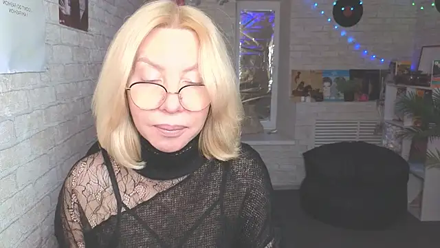 Snapshot of Wendy_Waves chatting on October 16, 2025, 11:40 am Wendy Waves online show from October 16, 2025, 11:40 am