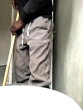 cuminsidebby online show from October 31, 2025, 5:04 am