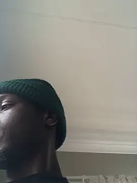 cuminsidebby online show from October 28, 2025, 5:39 am