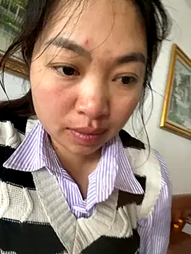 Nhung584 online show from November 12, 2025, 2:04 am