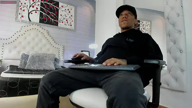 Yan king1 online show from October 9, 2025, 4:46 am