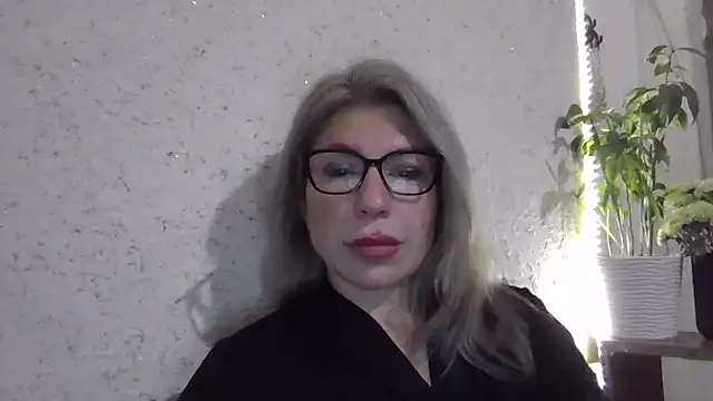 Snapshot of fox_red_lady7 chatting on December 5, 2025, 8:50 pm fox red lady7 online show from December 5, 2025, 8:50 pm